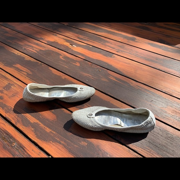 Georgio Armani White Flats - Picture 5 of 5